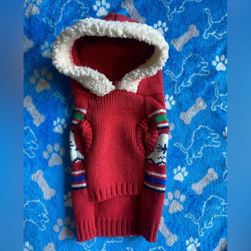 Red Dog Sweater size Small